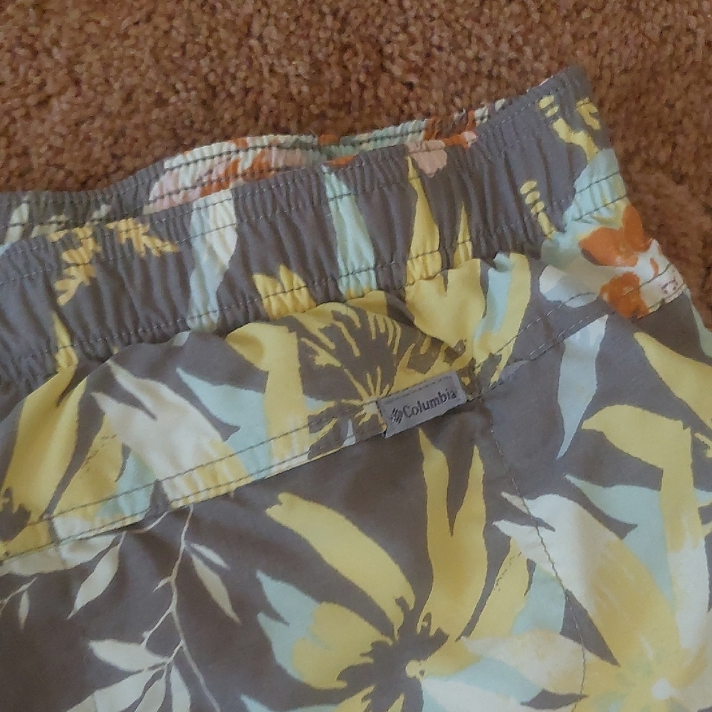 Columbia Women's Floral Print Shorts - Gray, Yellow, Orange - Picture 3 of 6
